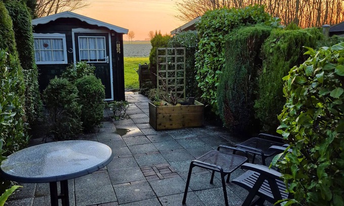 Bruinisse House | Vacation home with great garden in Bruinisse near Renesse private park