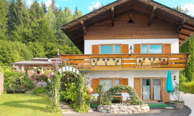 Augsdorf Apartment | Vacation home with lake view and private pool 2 minutes away from Lake Wörthersee