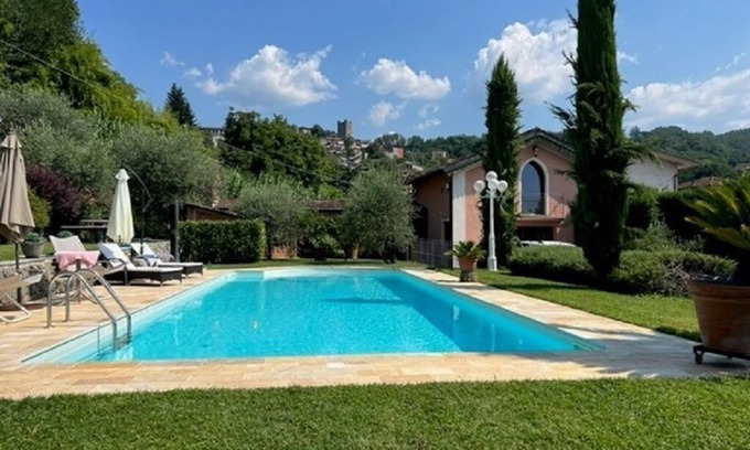 Ghivizzano House | Vacation home - Chalet with garden and private pool