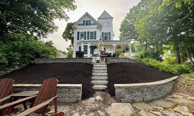 Hallowell House | Vacation or Short-term rental. Spacious 4-bedroom house in welcoming Hallowell.