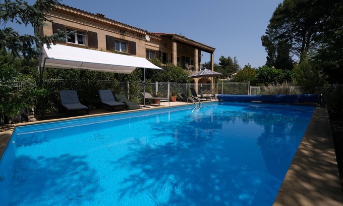 Chateauneuf-le-Rouge Ski Chalet | Vacation rental pool CHATEAUNEUF LE ROUGE LS7-80.