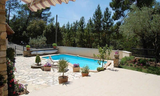 Bagnols-sur-Ceze House | Vacation villa in Bagnols-sur-Cèze, Gard, private pool, pool house, pets allowed (1).