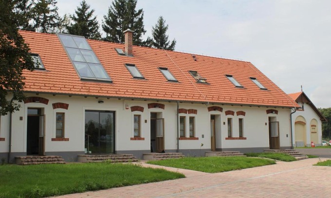 Sarvar Hotel | Vadkert Major