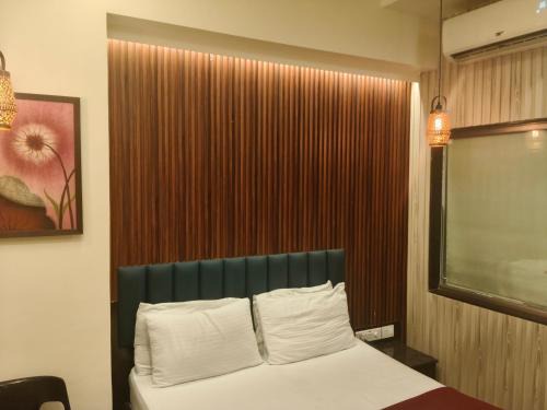 Solapur Hotel | Vaishnavi Inn