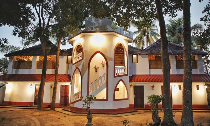 Kuzhuppilly Villa | Vala House