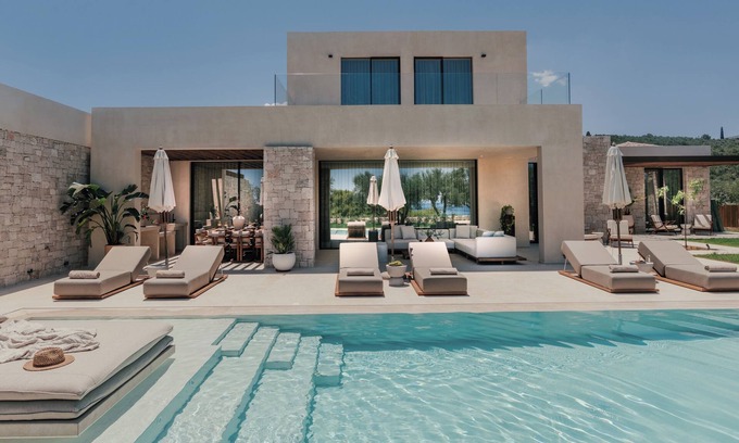 Amoudi Villa | Valerozo Villa Maestosa