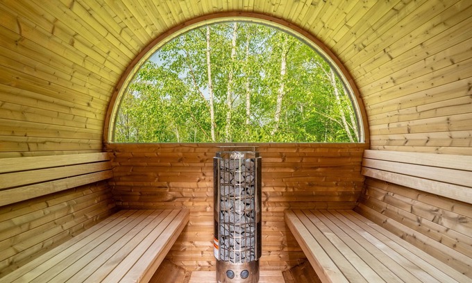 Stratton Mountain House | Valley View: 5BR Mtn Home with Hot Tub, Sauna & Two Living Rooms!