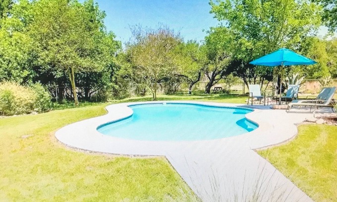 San Marcos House | Valley View Suites by the Pool