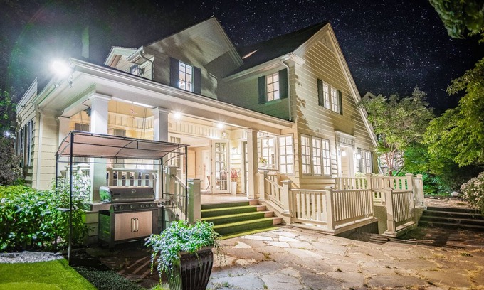 Kerrisdale Villa | ★Vancouver Golf Villa★ Private Oasis