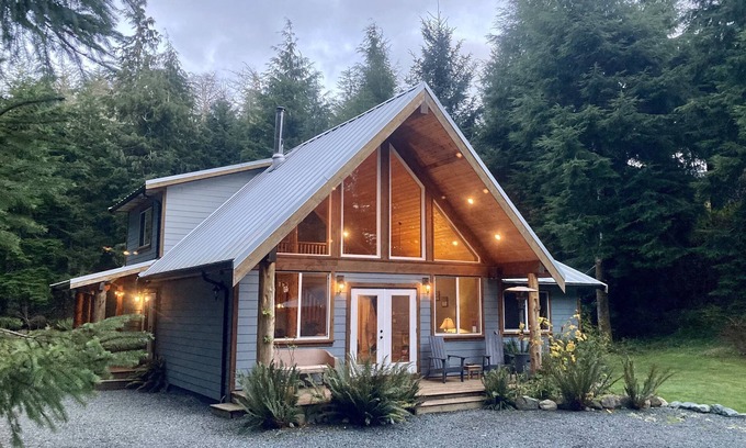 Juan de Fuca Electoral Area House | Vancouver Island West Coast Peaceful & Private