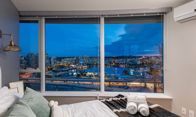 Crosstown Apartment | Vancouver Nest-Seaview|Pool|Hidden Room|Parking|AC