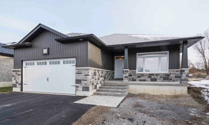 Trenton House | Vel’s Villa Vacation Home