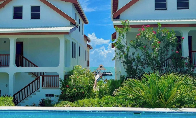 Caye Caulker Apartment | Velento Partial Oceanview #8-2 bed-Pool/Private Dock/beach/free paddleboards