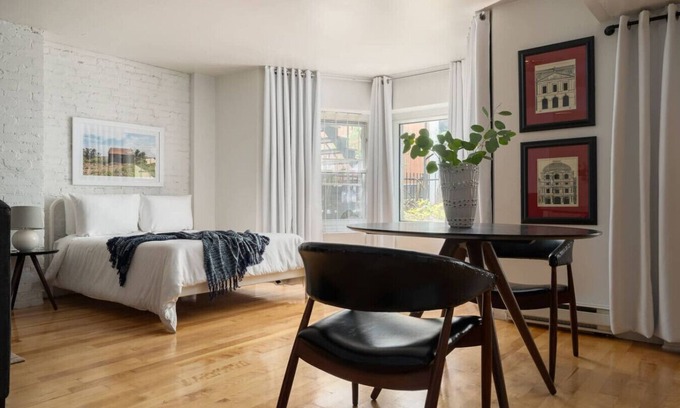 Milton Park Apartment | Velvet & Stone Studio –Nestled in the Heart of MTL