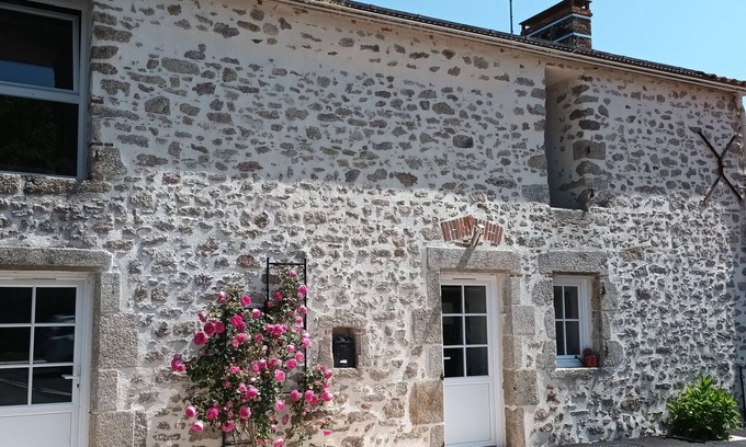 Le Poire-sur-Vie House | Vendée country cottage 5 minutes from La Roche sur Yon