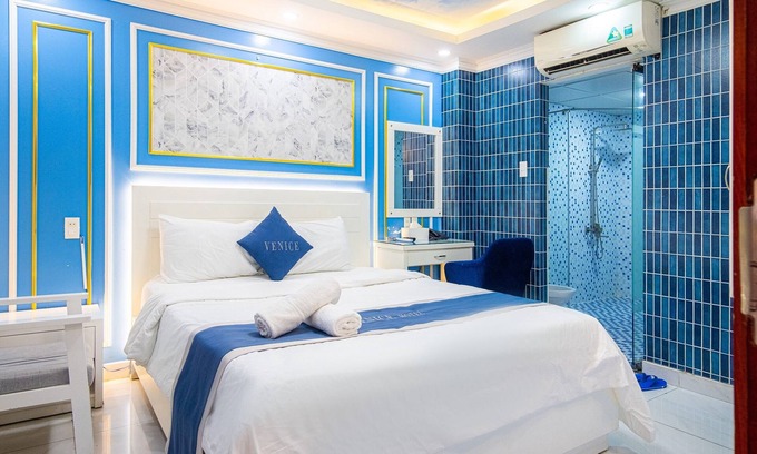 Binh Chanh Hotel | Venice Hotel