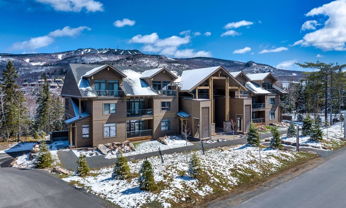 Mont-Tremblant Condo | Verbier Tremblant - Ski & Pool & Golf - EV Charger
