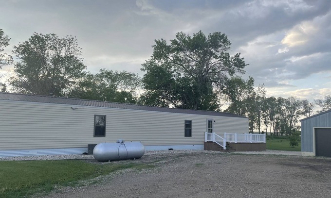Faulkton House | Very clean comfortable rural living