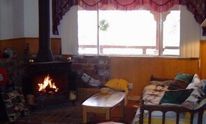 Sugarloaf House | VERY COZY AND CHARMING 2 BDRM HSE PET FRIENDLY