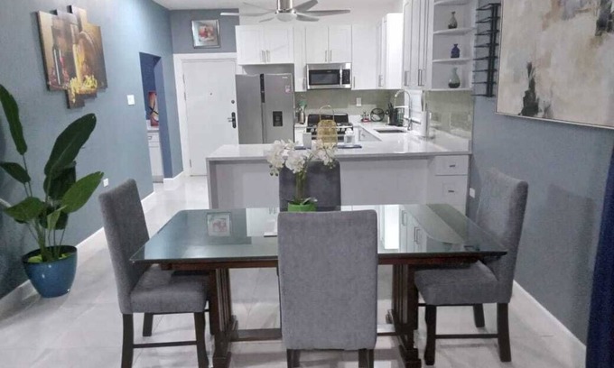 Portmore House | Very Large, charming 2- bedroom house in quaint Portmore with AC