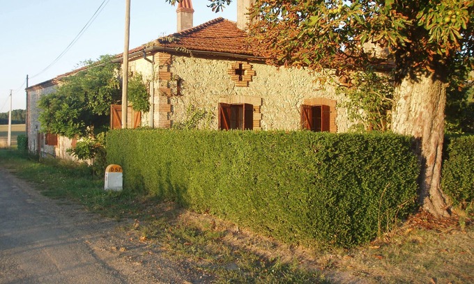 Montesquieu House | VERY PRETTY COUNTRY HOUSE IN BEAUTIFUL SURROUNDINGS