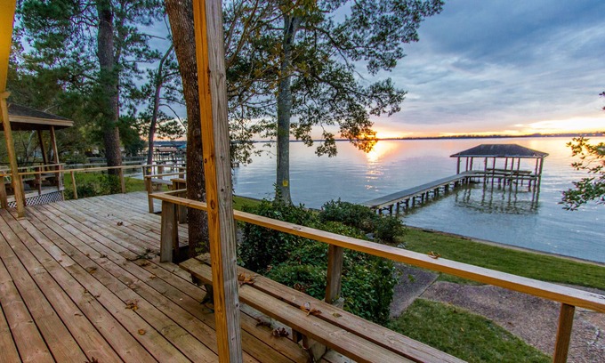 Indian Shores House | Very Private 1-Acre, 4-Bedrooms, 3-Fish Records, 21-Floor to Ceiling Windows
