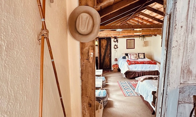Gardiner Cabin | Very rustic early 1900's Cabin 3Queen,1 bedroom,2 outlets.LittleTrailCreekCabins