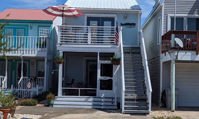 Navarre Beach House | Very Spacious! Recently updated decor and Beachy casual. Upstairs house.