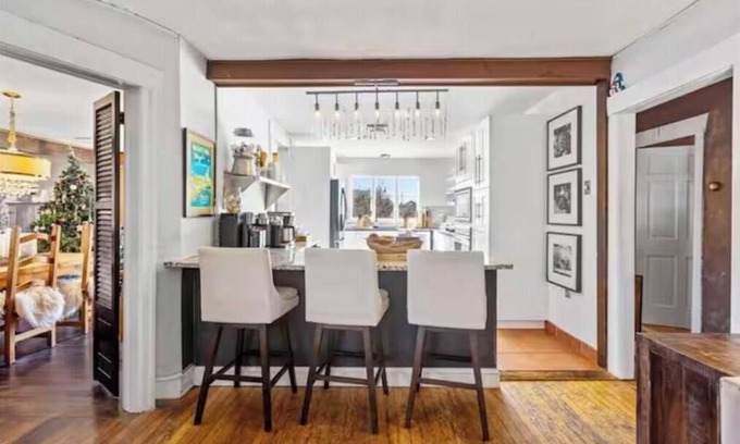 North End House | Vibe Check Beach House: No Karens Allowed
