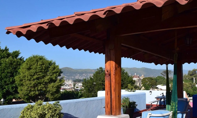 Ruta Independencia House | Vibrant Colonial House for Rent Jalatlaco