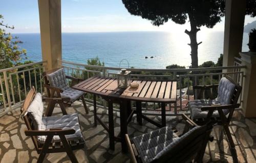 Sinarades Apartment | Vicky's Panoramic View Apartments