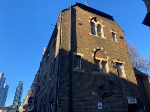 Prince's Apartment | Victorian Building - sleeps 5 - Pet Friendly