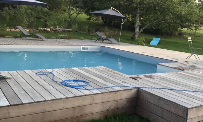 Villeneuve d'Aveyron House | Vieille Ferme Rénovée Avec Piscine Dans un Jardin Arboré de 9 500 m²