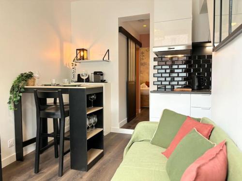 Old Lille Apartment | Vieux-Lille - Deux pièces de charme