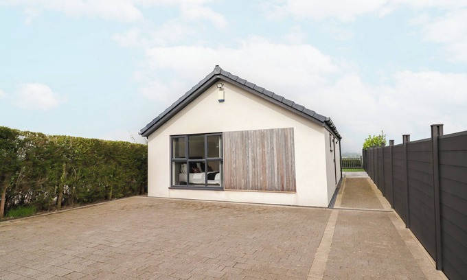 Blackburn Cottage | VIEW@LANGHO, pet friendly, with a garden in Langho, Lancashire