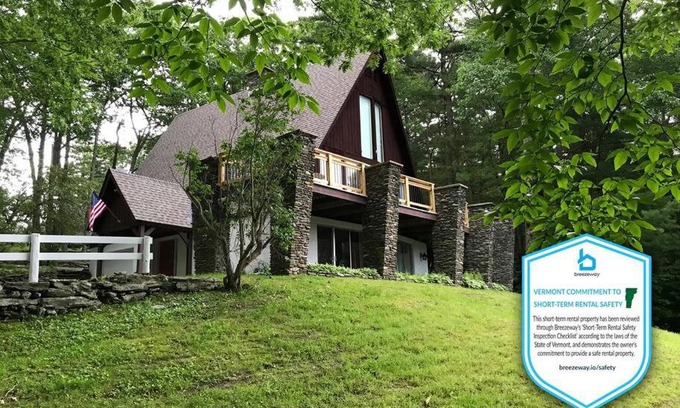 Wells Ski Chalet | Views! AC, Entire Chalet, all 18 Acres, 1gig Wi-Fi