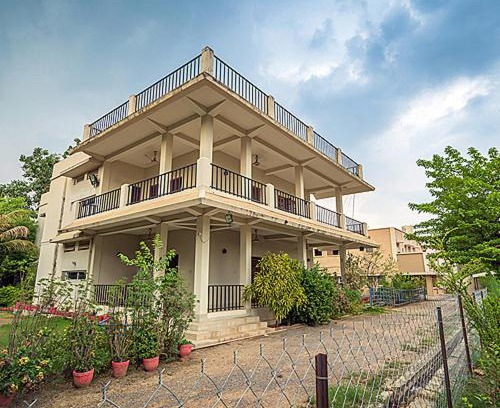 Maihar House | Vijay Kadambari House
