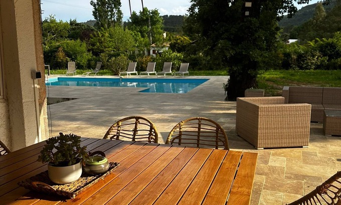 Sainte-Anastasie-sur-Issole Villa | Villa Des 3 Bouchons