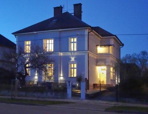 Opocno House | VILA OPOČNO