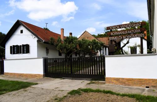 Kisjakabfalva House | Villány Outback