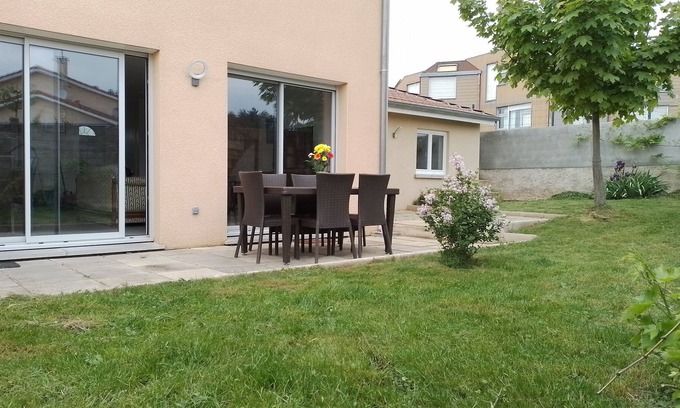 Saint-Symphorien-sur-Coise House | villa in the mountains of lyonnais
