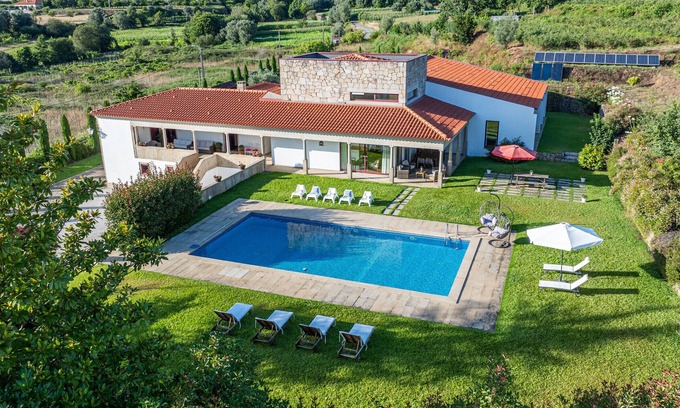 Fornelos Villa | Villa 241 Luxurious Villa w/Pool and Tennis Court