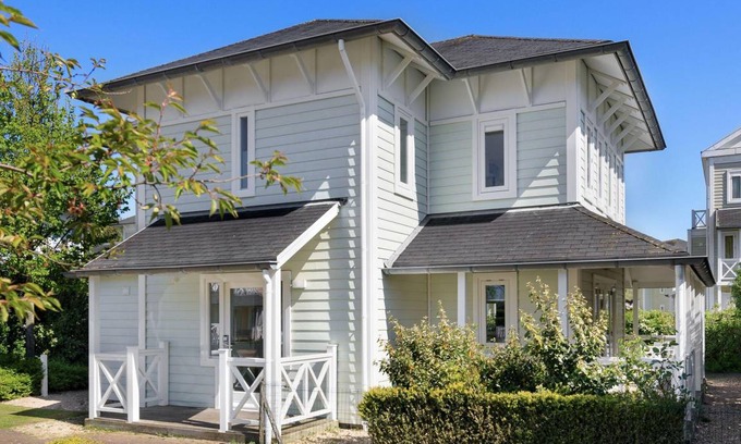 Municipality of Hellevoetsluis Villa | Villa ∙ 4 bedrooms ∙ 10 guests