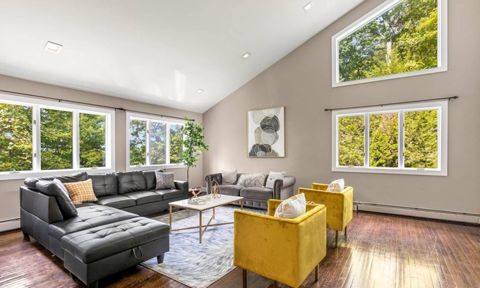 Monroe Villa | Villa ∙ 4 bedrooms ∙ 12 guests
