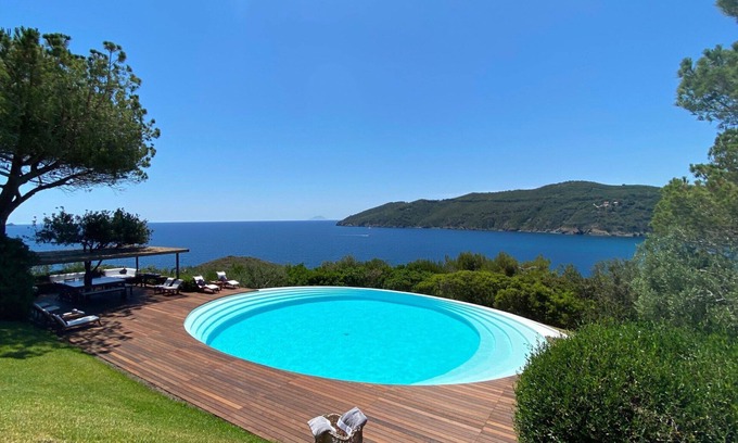 Lacona Villa | Villa Acquarilli is the most exclusive location on Elba Island.