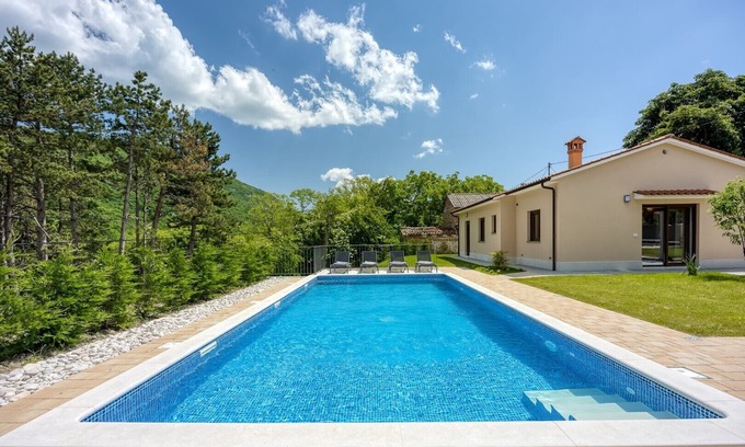 Lupoglav Villa | Villa Alba with Private Pool