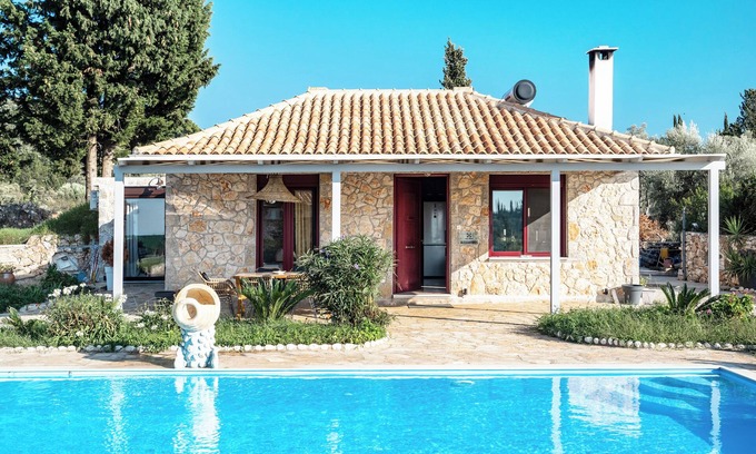 Tsoukaladhes Villa | "Villa Alexandros" with Sea View, Private Pool & Wi-Fi