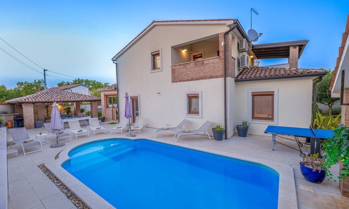 Vrznaveri Villa | Villa Artist near Porec