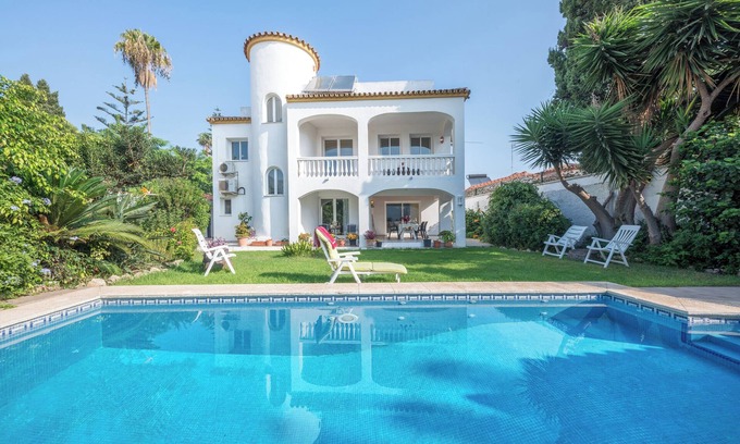 San Pedro de Alcantara Villa | Villa at Beach in Secluded Surroundings