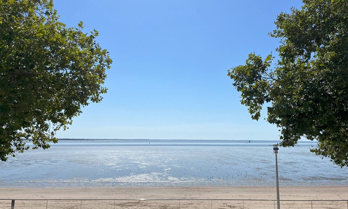 Saint-Nazaire Apartment | Villa Aziliz - Large Appartement Face Mer